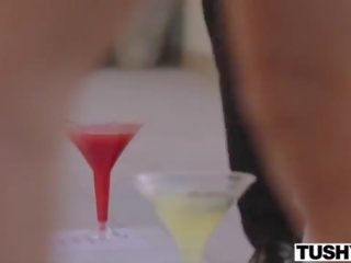 Tushy anal-hungry tourists avi & naomi zviesť bartender