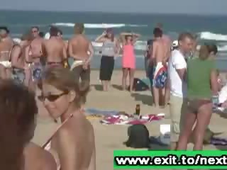 Plaža zabava s pijani glorious naslednji vrata dekleta prikaži