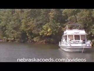 Fiesta niñas en un barco parte uno