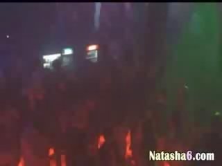 Dy ruse perëndeshë në disco klub