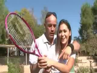 性交 xxx 视频 在 该 tenis 法庭