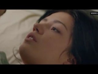 Adele exarchopoulos - zgoraj brez seks film prizori - eperdument (2016)