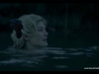 Rosamund pike mudo scenes - women in love