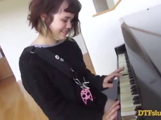 Yhivi video posnetki off klavir spretnosti followed s grobo umazano posnetek in prihajanje več ji obraz! - featuring: yhivi / james deen