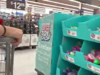 A real pinarak recording a exceptional maly at walmart -