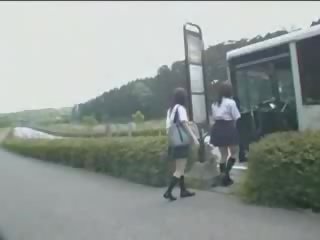 Japonesa adolescente y maníaco en autobús película