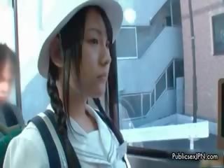 Žavus azijietiškas gatvė mergaitė gauna gašlus rodantis nuo part5