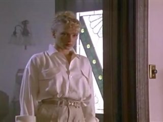 Strapon lésbica cena (1993)