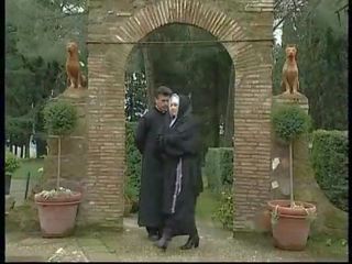禁じられた 大人 ビデオ で ザ· convent 間に レズビアン 修道女 と 汚い monks