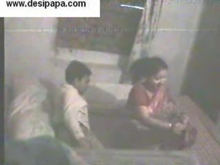 Индийски двойка тайно заснет в техен спалня преглъщане и като секс видео всеки друг