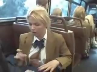 Blond divinity saugen asiatisch jungs schwanz auf die bus