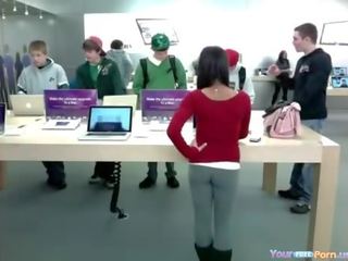Chick vids Her superior Ass In Public