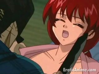 Krūtinga raudonplaukiai anime gražus