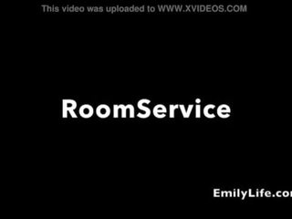 Голий roomservice недосвідчена матуся і домогосподарка nip миготливий