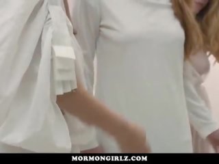 Mormongirlz- zwei mädchen gehen ahead nach oben rothaarige muschi