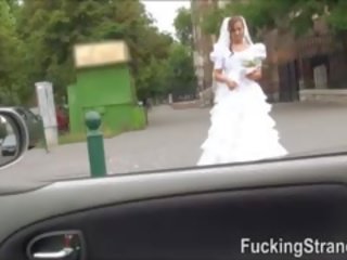 Zoufalý nevěsta amirah adara dostane v prdeli somewhere v veřejné